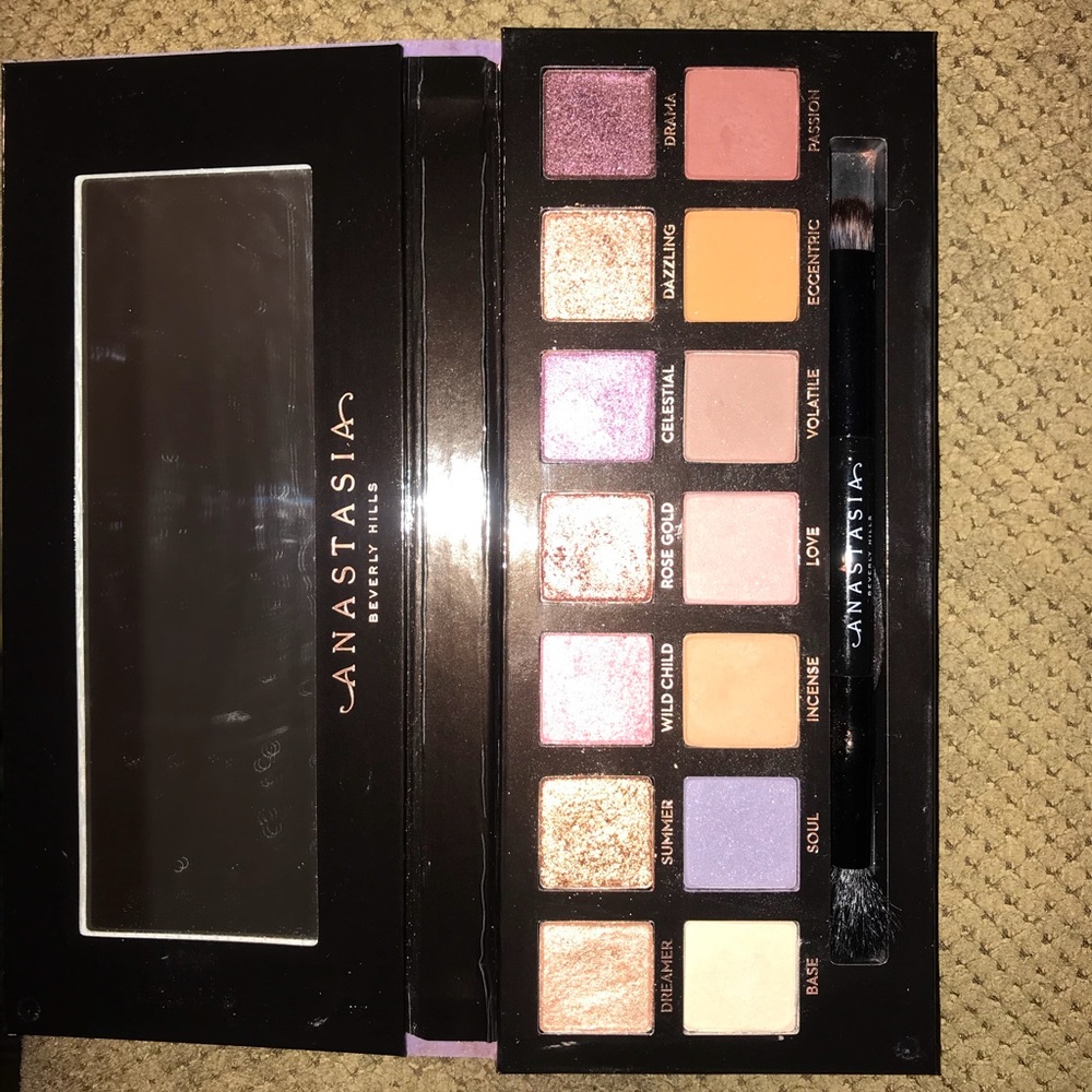 Anastasia Beverly Hills Novina Pallet! Brand new - Picture 1 of 2